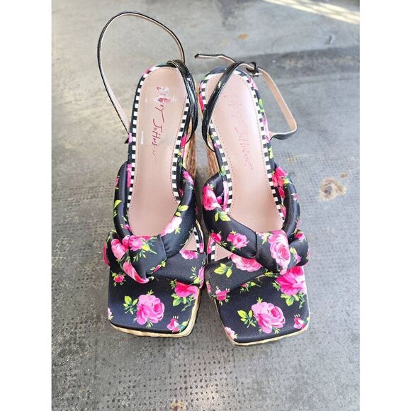 Betsey Johnson Pansie Wedge Sandal - Picture 4 of 7